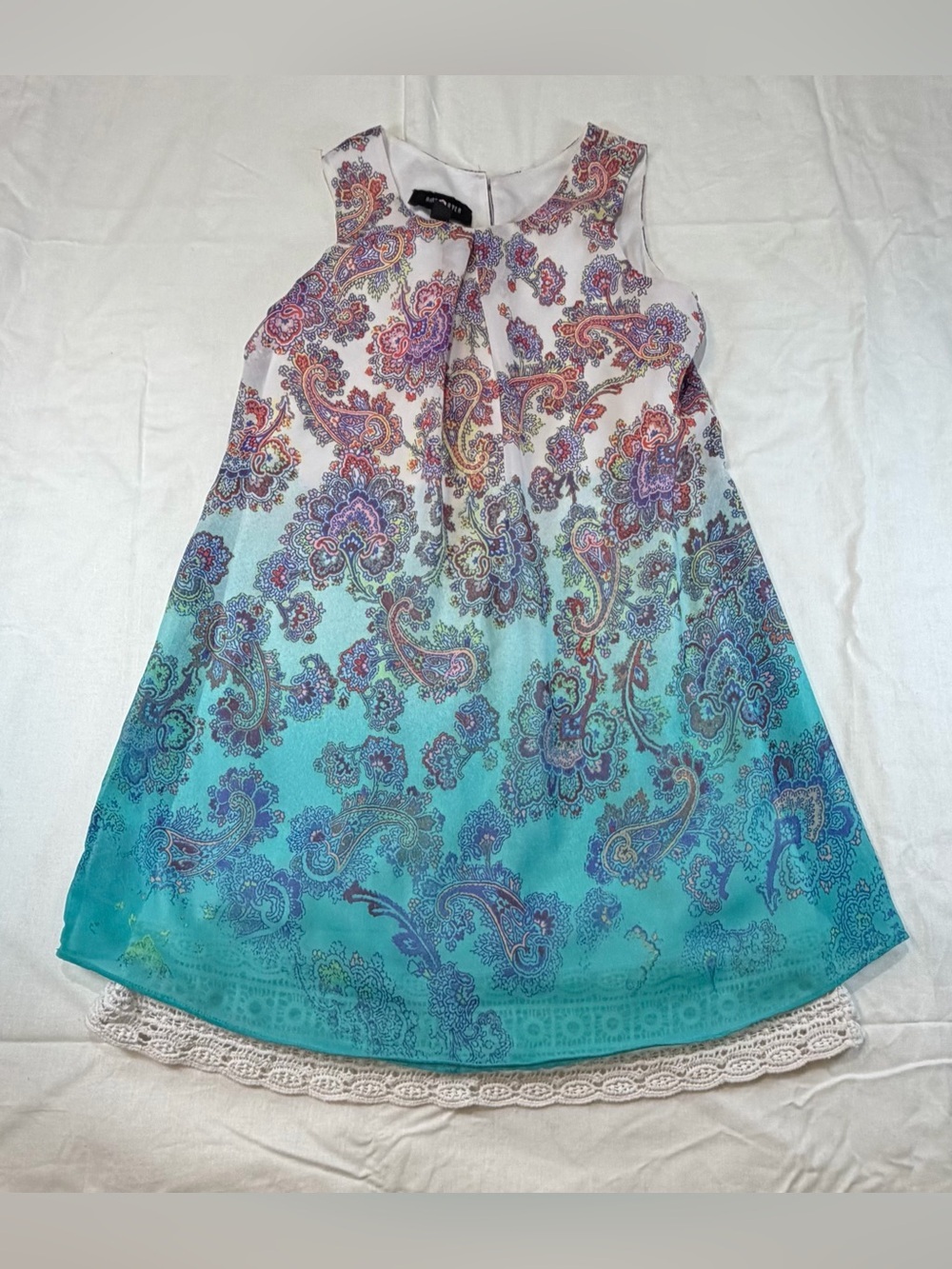 Amy Byer Boho style Paisley Ombré dress with Crochet trim.